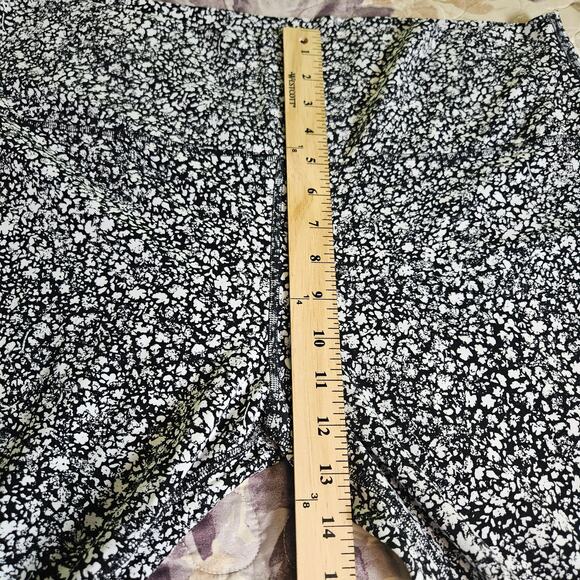 Like New Lululemon Align High Rise Crop Venture Floral Alpine Black White Sz 20 - Picture 6 of 14
